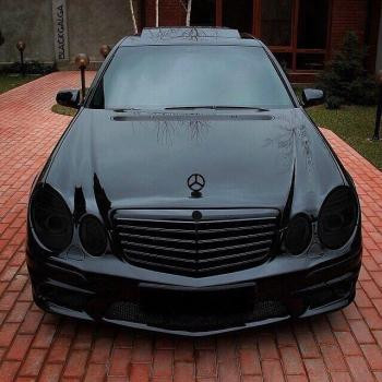 Mercedes E class w211 Total Black